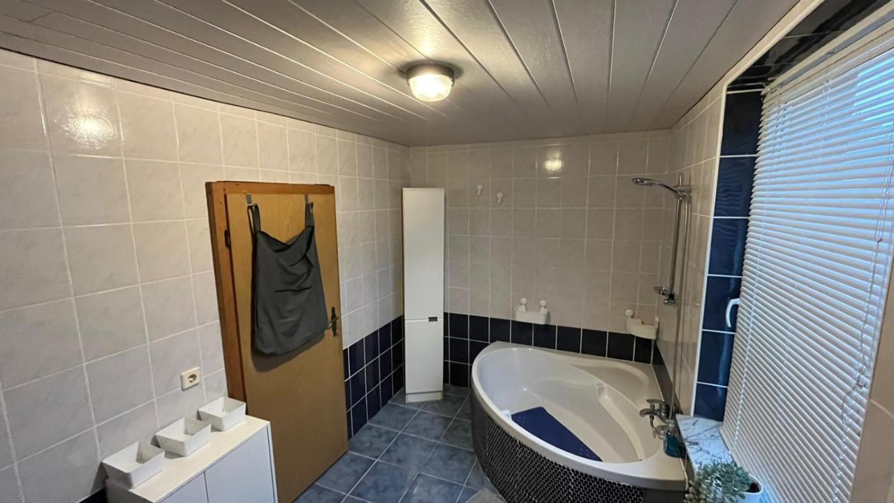 Monteure, Ganzes Haus, Schwarzheide, Haus 1アパートメント エクステリア 写真