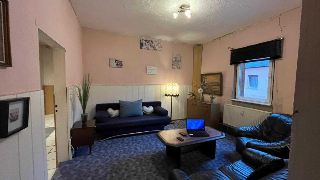 Monteure, Ganzes Haus, Schwarzheide, Haus 1アパートメント エクステリア 写真