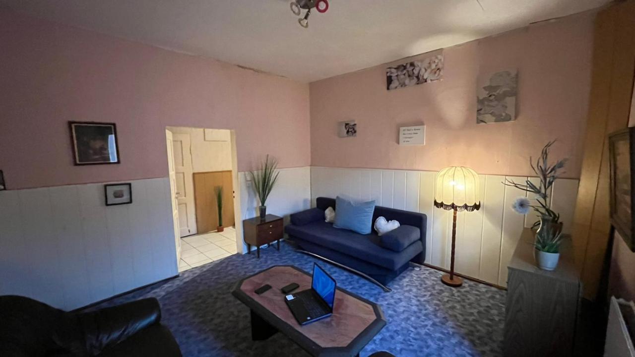 Monteure, Ganzes Haus, Schwarzheide, Haus 1アパートメント エクステリア 写真