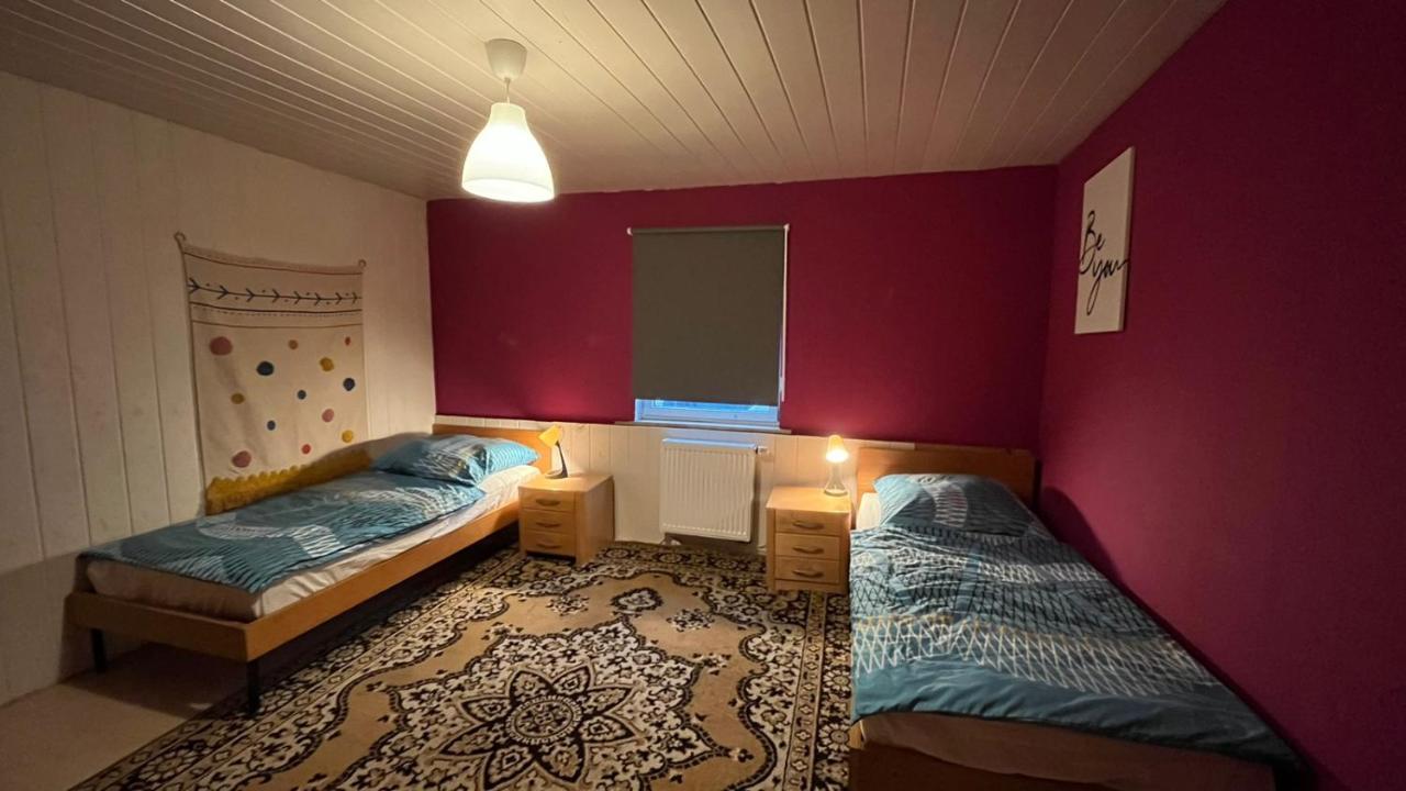 Monteure, Ganzes Haus, Schwarzheide, Haus 1アパートメント エクステリア 写真