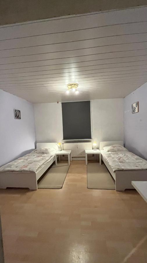 Monteure, Ganzes Haus, Schwarzheide, Haus 1アパートメント エクステリア 写真